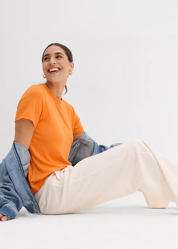 T-skjorte i lett viskose, bonprix