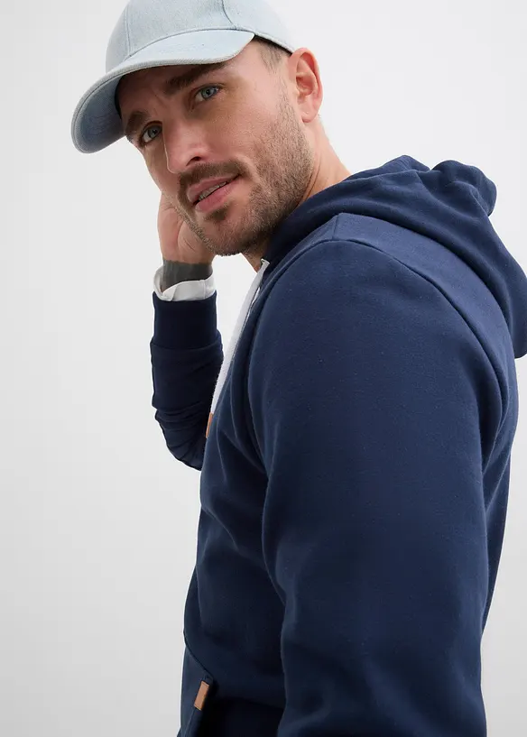 Hettegenser med detaljer i imitert skinn, bonprix