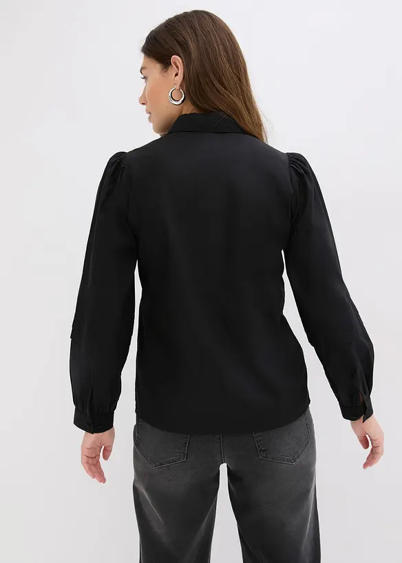 Bluse med naglepynt, bonprix