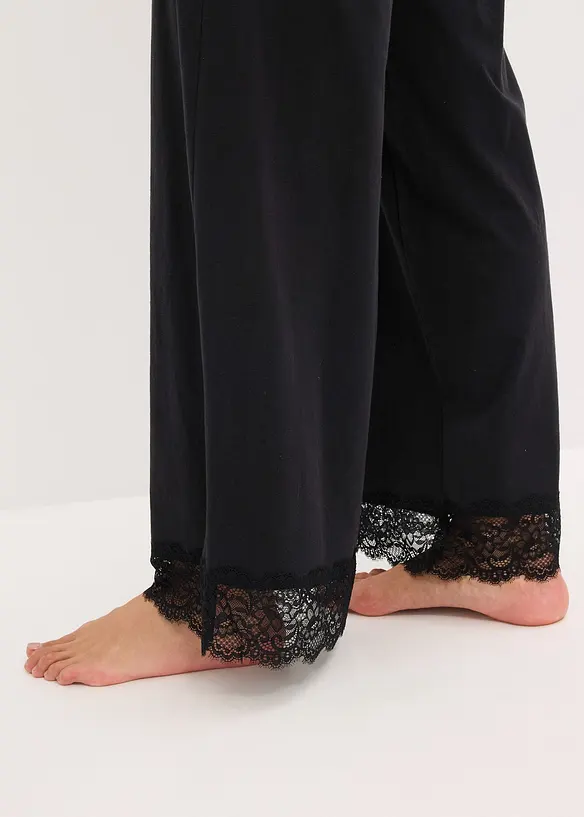 Pyjamas med nydelige blonder, bonprix