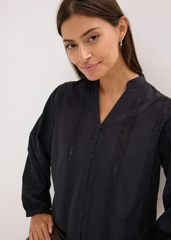 Bluse i bomull med blondedetaljer, bonprix