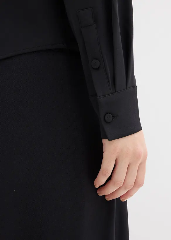 Topp i blusemateriale med lett glans, bonprix