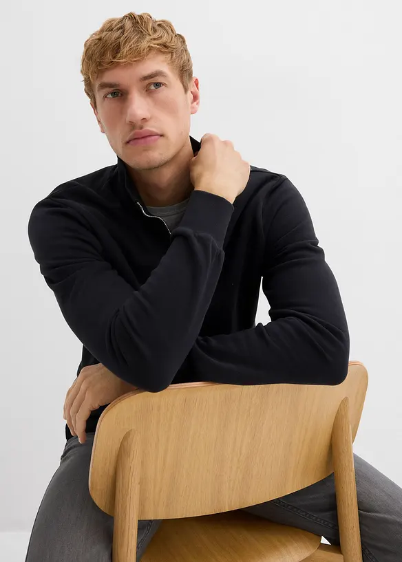 Sweatshirt i 100% &oslash;kologisk bomull med praktiske lommer og rett nederkant, bonprix