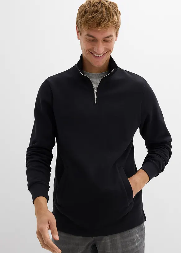 Sweatshirt i 100% &oslash;kologisk bomull med praktiske lommer og rett nederkant, bonprix
