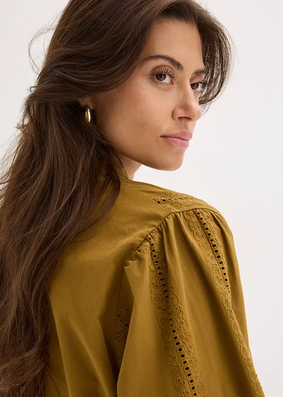 Bluse i bomull med blondedetaljer, bonprix