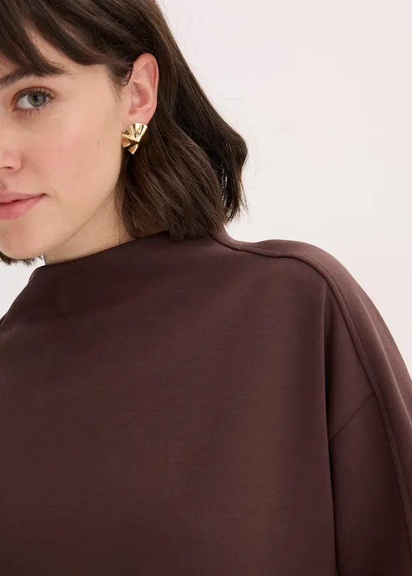 Oversized sweatshirt av mykt scubamateriale, bonprix