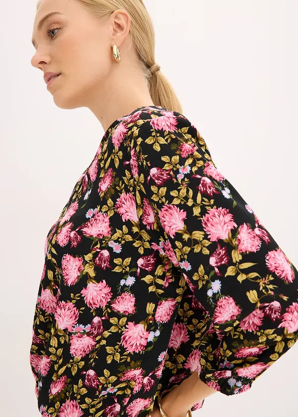 Chiffonbluse med blomsterprint og rynking i falden, bonprix