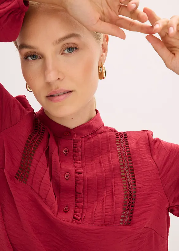 Oversized bluse med pynt, bonprix