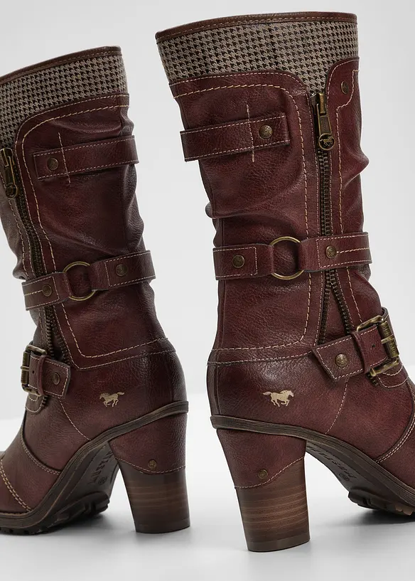 Støvletter fra Mustang, Mustang