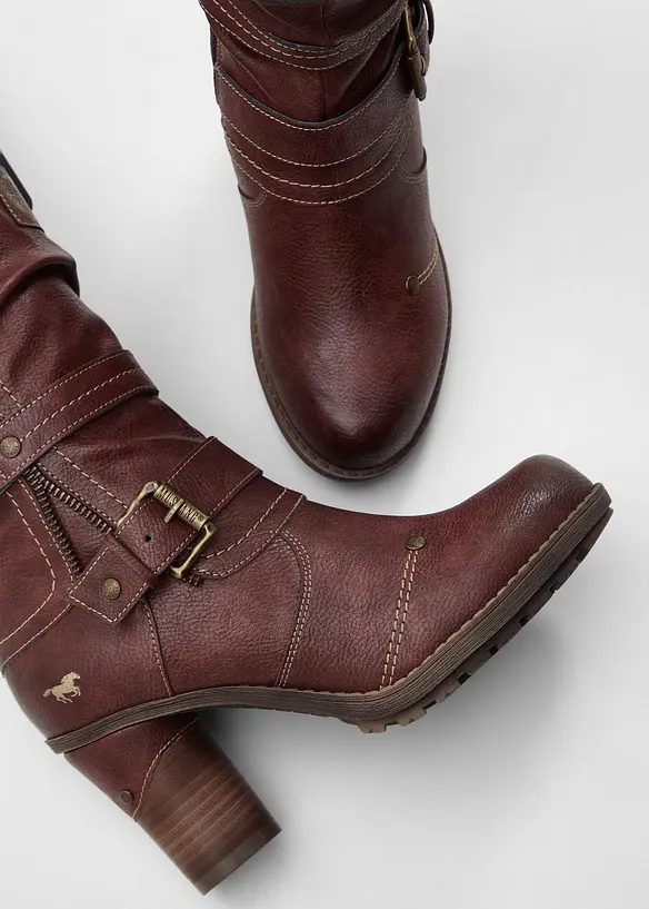 Støvletter fra Mustang, Mustang