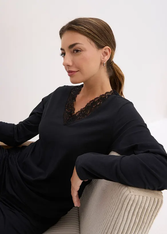 Pyjamas med delikat blonde, bonprix
