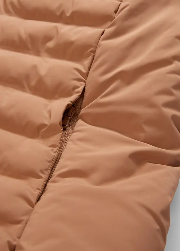 Ultralett, vattert jakke i dunjakke-look, bonprix