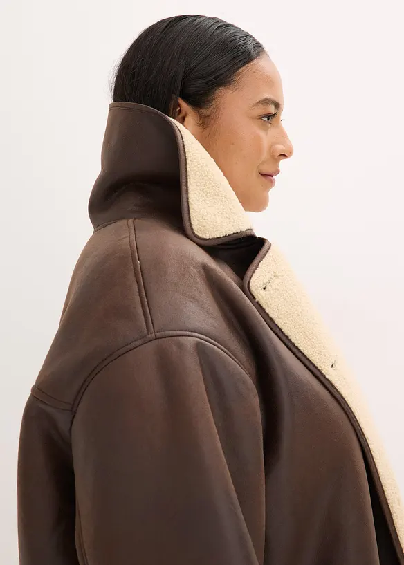 Jakke i imitert lammeskinn, bonprix