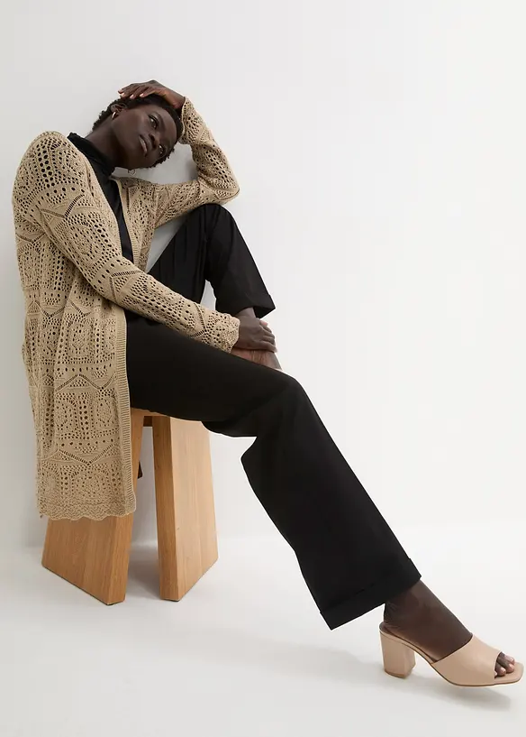 Lang strikkejakke med hullm&oslash;nster, bonprix