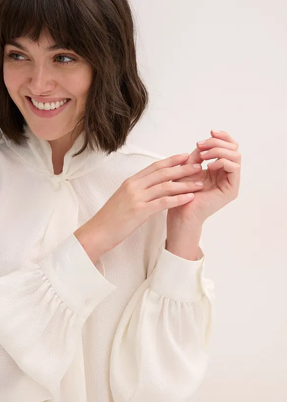 Bluse av lett sateng, bonprix