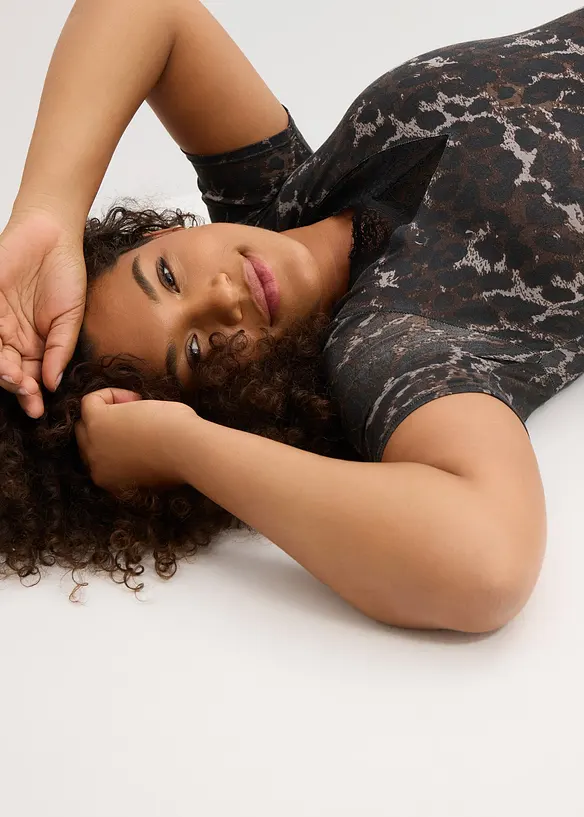 Body med halvlange ermer av modal med blonde, bonprix