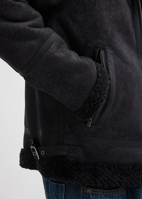 Jakke i imitert skinn med pilefôr, bonprix