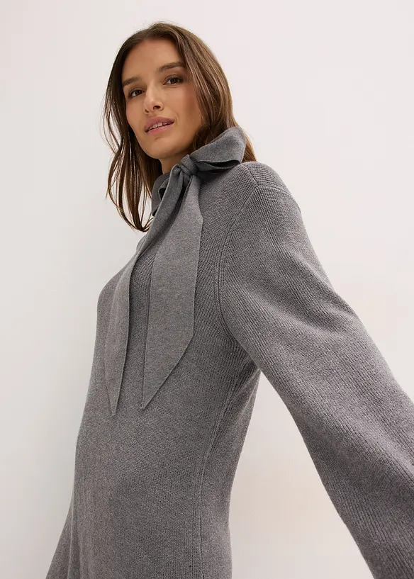 Strikkekjole i myk viskosemiks med sløyfe, bonprix