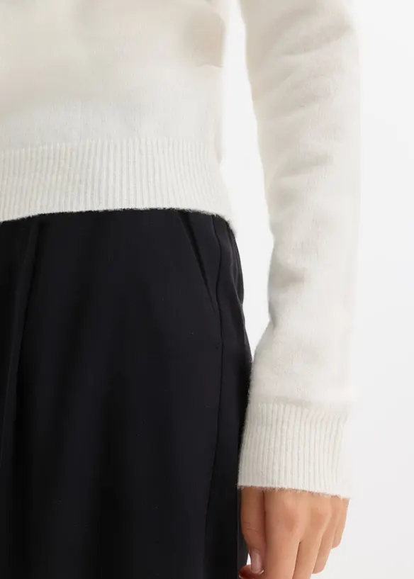 Oversized genser med carmenutringning, bonprix