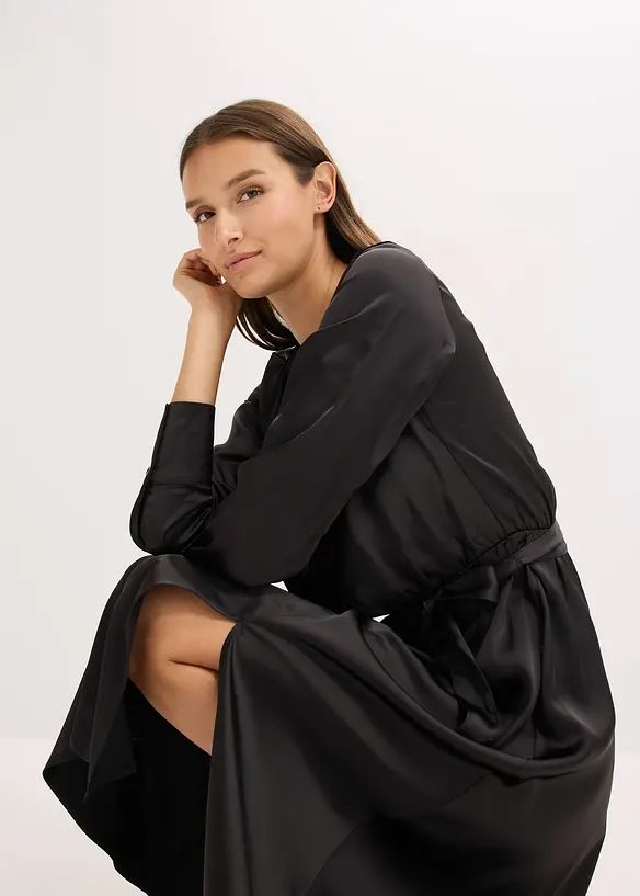 Midikjole av sateng med glans, bonprix