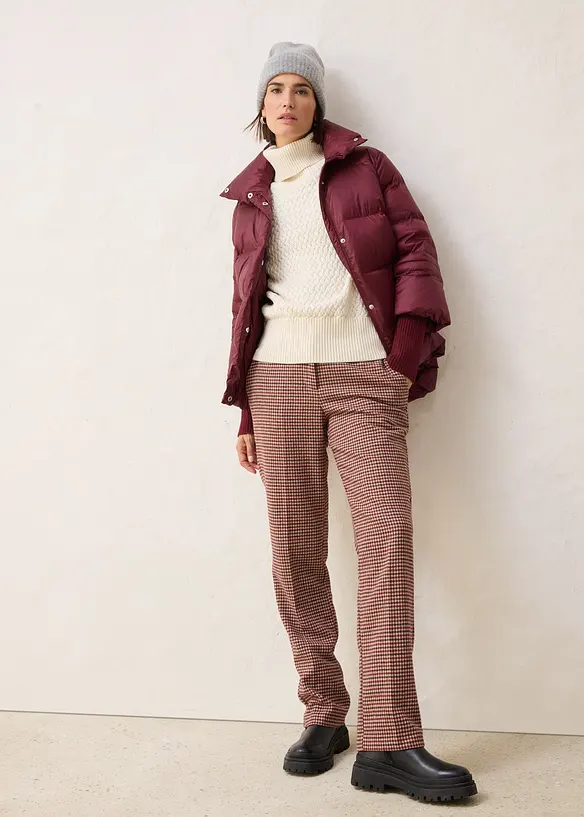 Dunjakke med resirkulert dun og ermer i strikket materiale, bonprix