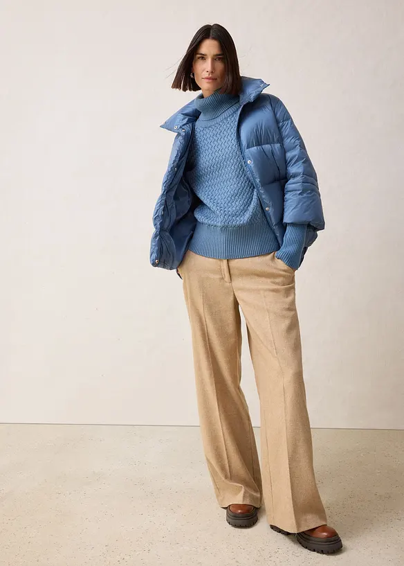 Dunjakke med resirkulert dun og ermer i strikket materiale, bonprix