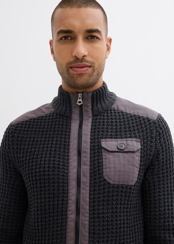 Cardigan i grov vaffelstrikk med praktisk brystlomme, bonprix