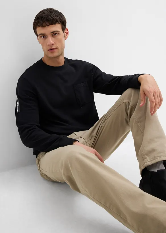 Sweatshirt av &oslash;kologisk bomull med brystlomme, bonprix