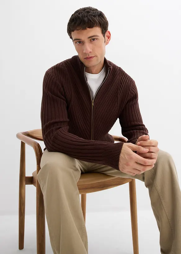 Ribbet strikkejakke av bomullsmiks, bonprix