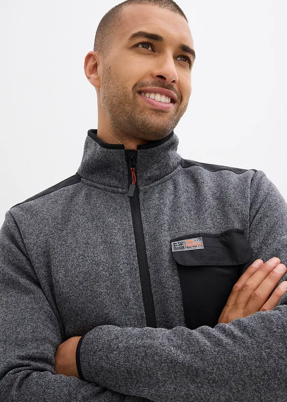 Jakke i strikket fleece med praktiske lommer og sporty detaljer, bonprix