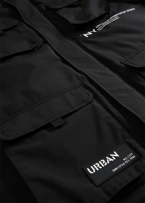 Vinterjakke med hette og mange praktiske lommer, bonprix