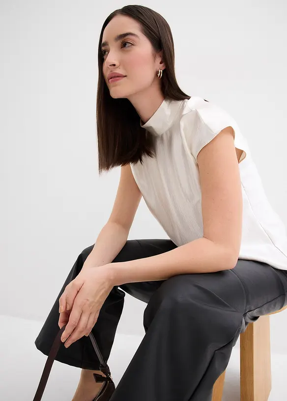 Satengbluse med rund hals, bonprix