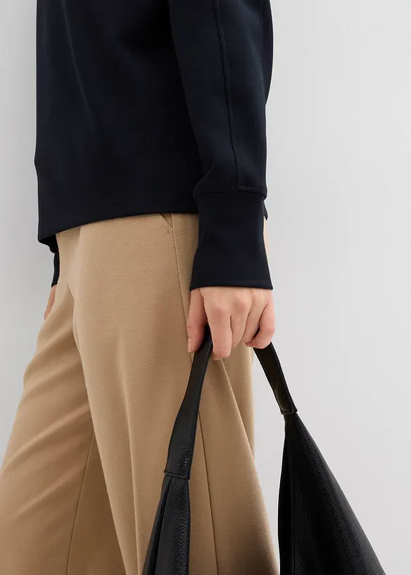 Oversized sweatshirt av mykt scubamateriale, bonprix