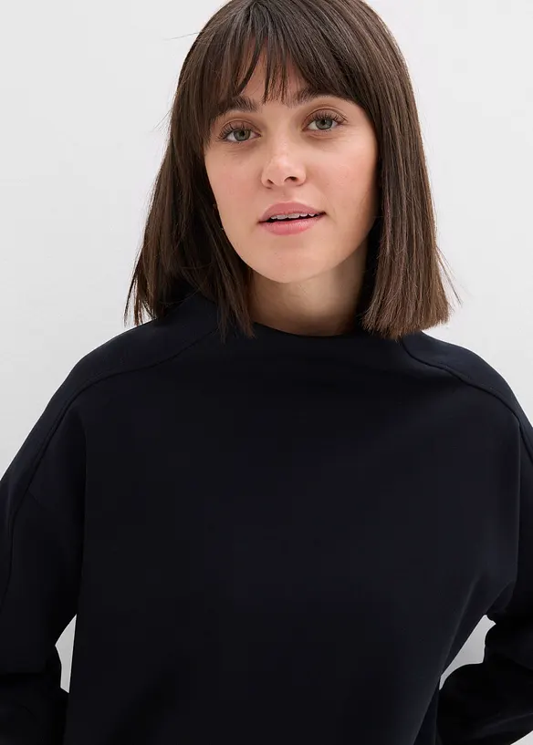 Oversized sweatshirt av mykt scubamateriale, bonprix