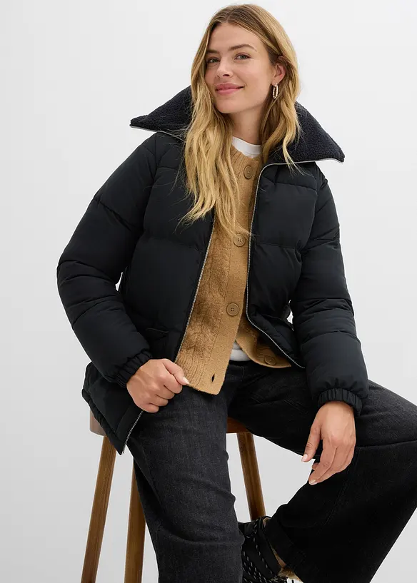 Vattert jakke med pilékrage, bonprix