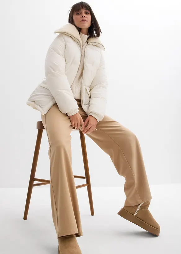 Vattert jakke med pilékrage, bonprix