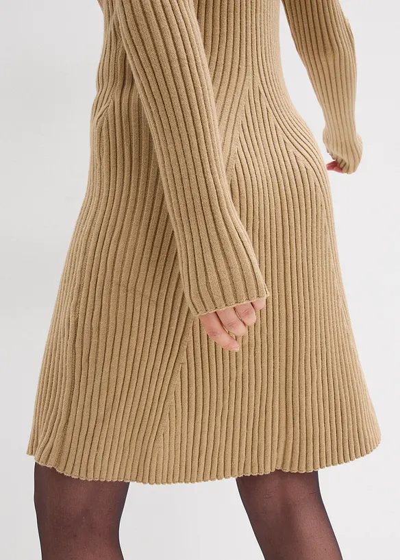 Strikket minikjole i myk viskosemiks, bonprix