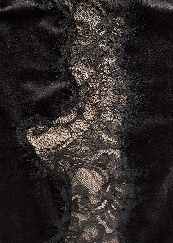 Vid bukse i myk fl&oslash;yel med blondeinnfelling, bonprix