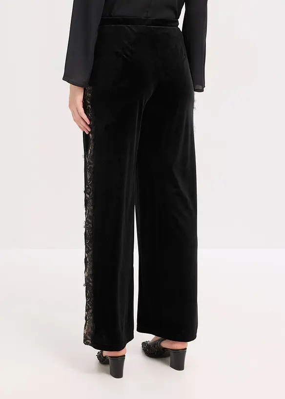 Vid bukse i myk fl&oslash;yel med blondeinnfelling, bonprix