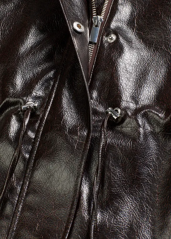 Jakke i imitert lakkskinn, bonprix