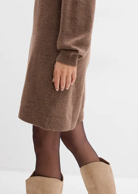 Kort strikkekjole med knappestolpe, bonprix