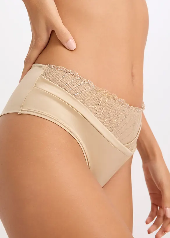 String-panty med sømløst bakstykke, bonprix