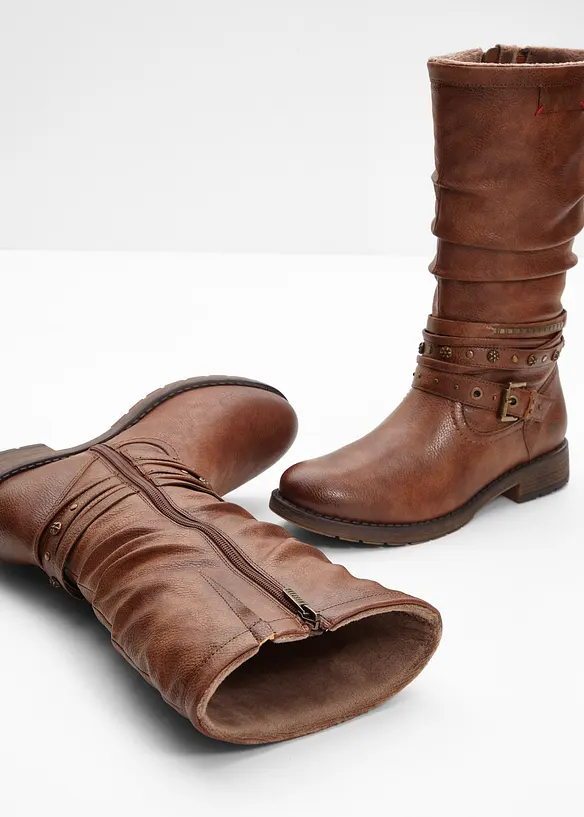 Støvletter fra Mustang, Mustang