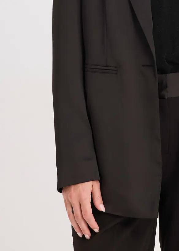 Oversized blazer av sateng, bonprix