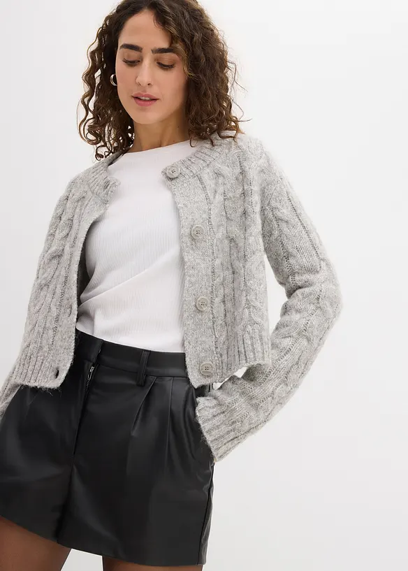 Kort shorts i imitert skinn, bonprix