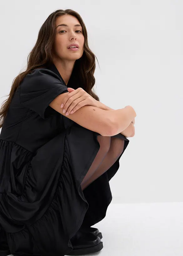 Minikjole av materiale med glans, bonprix