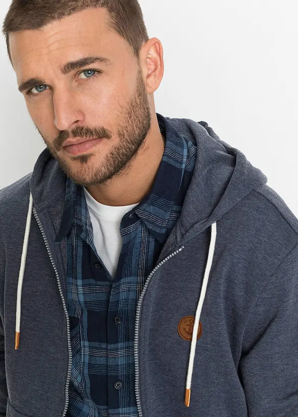 Hettejakke med detaljer i imitert skinn, bonprix