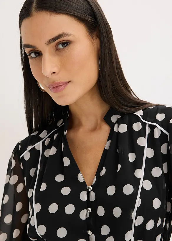 Chiffonkjole med kontrastpiping, bonprix