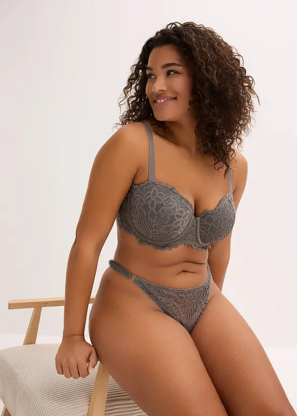 Stringtruse av blonder, bonprix