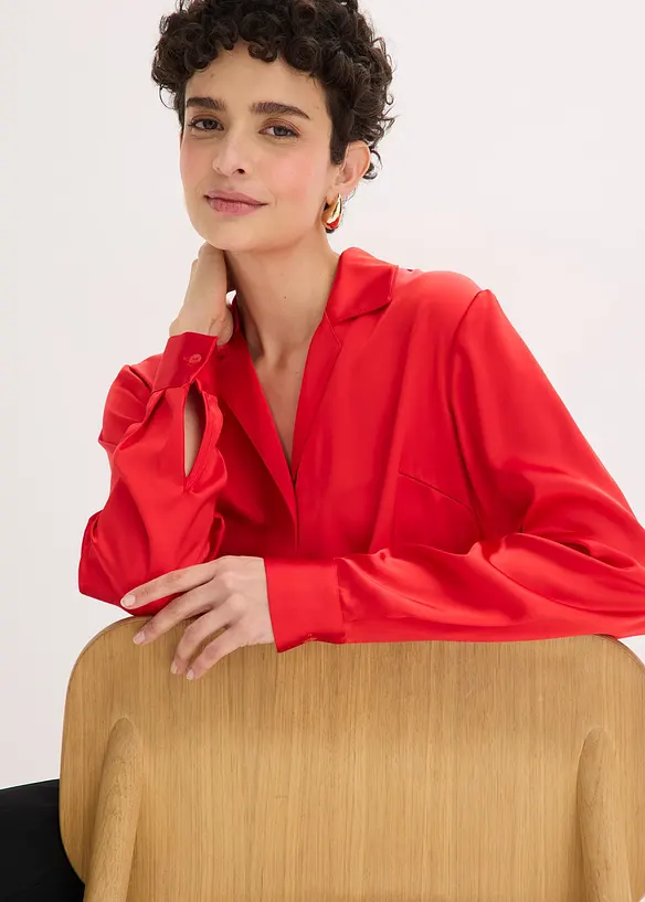 Bluse av fin sateng, bonprix